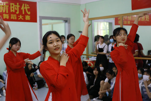 幼师舞蹈1.jpg